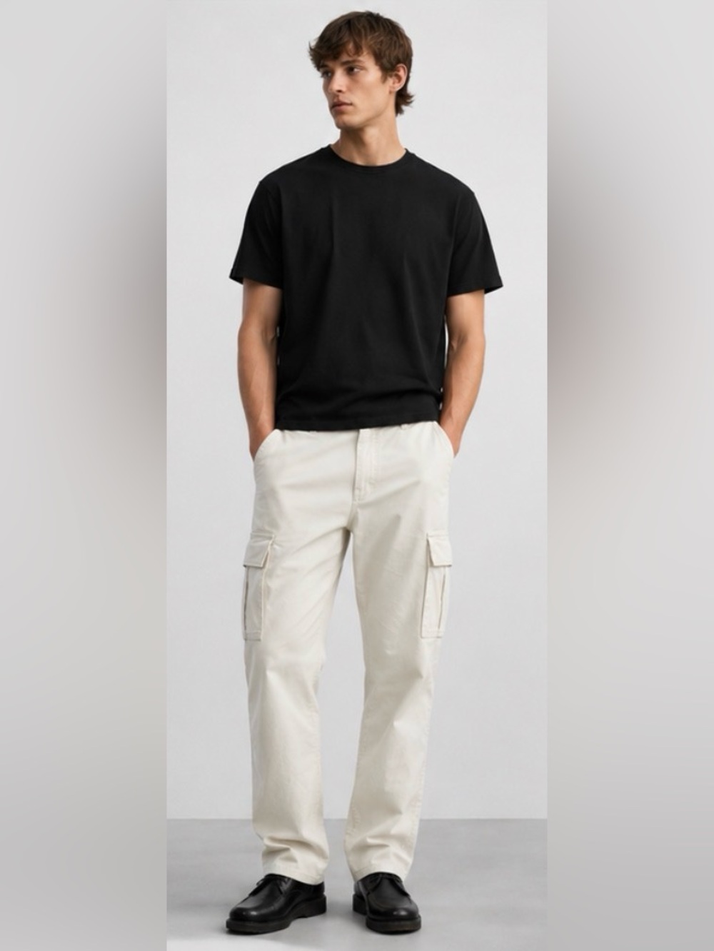 Zara Men's Straight Fit Cargo Pants in Off-White